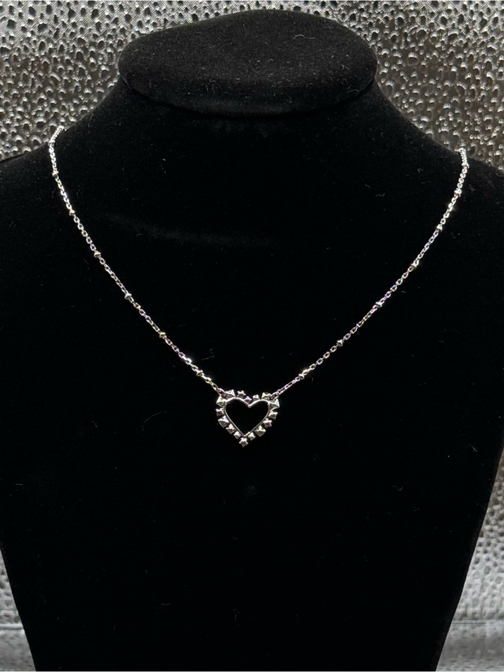Kendra Scott Silver Heart Necklace with Faceted Accent